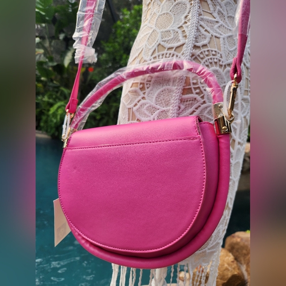 Anne Klein convertible crossbody bag. New with tags! Barbiecore pink! - Picture 2 of 7